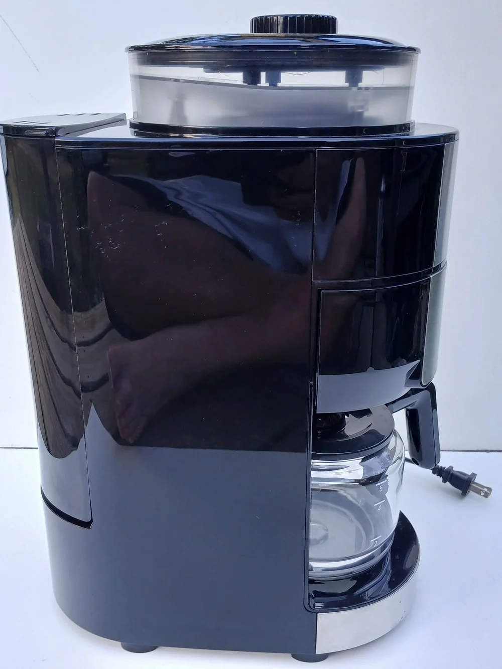 GEVI Black and Stainless Steel Coffee Maker with Built-In Grinder